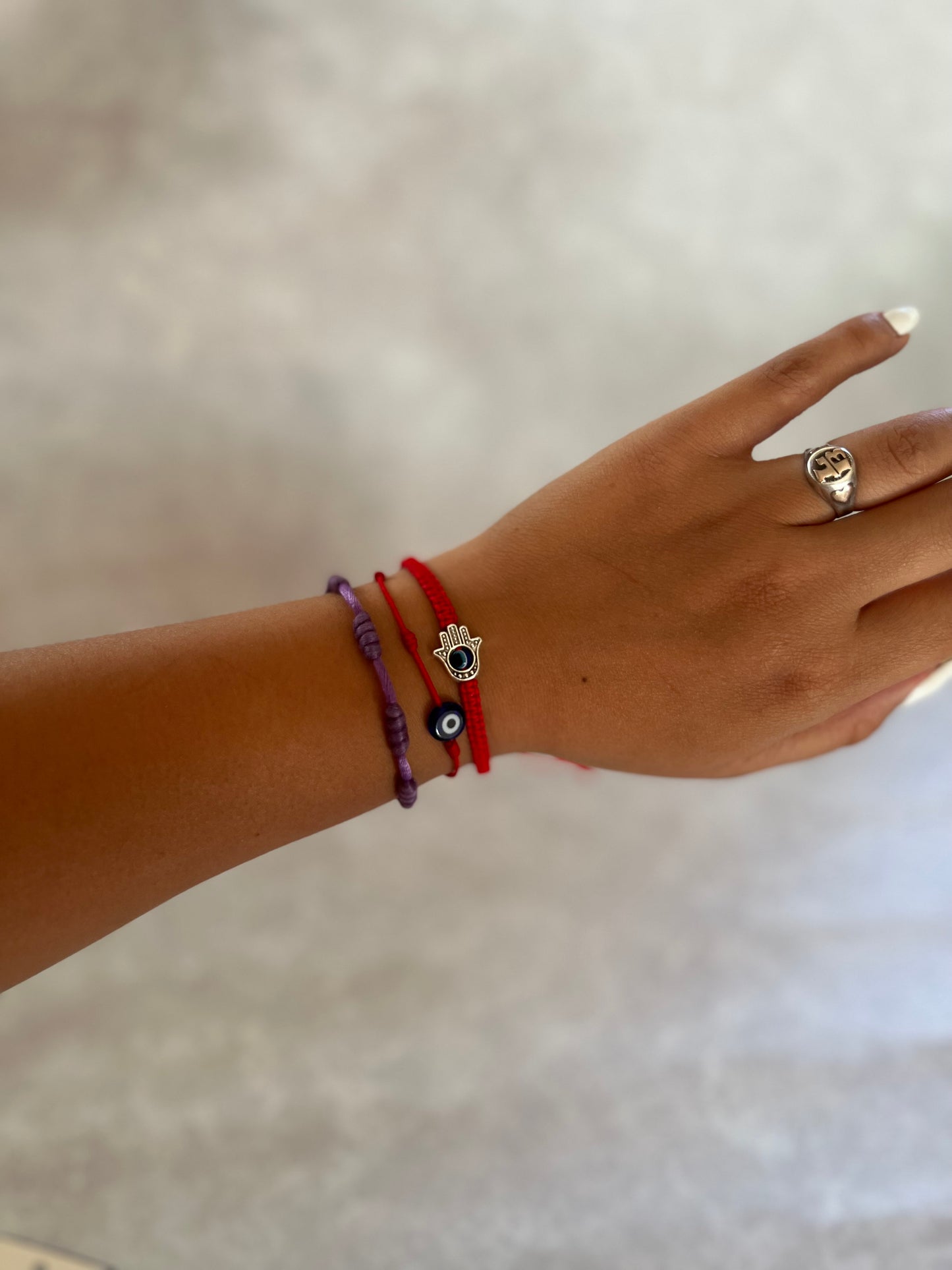 Pulsera roja mano de Fátima