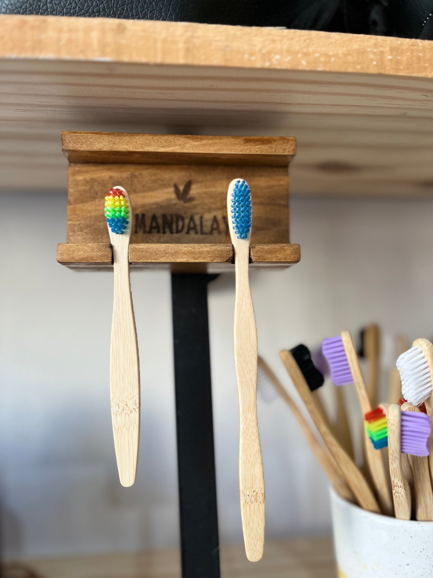 Porta cepillo de dientes de madera