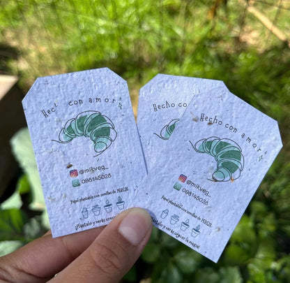 Tarjetas de papel reciclado plantable